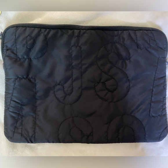 Marc Jacobs Laptop Case - Picture 4 of 5